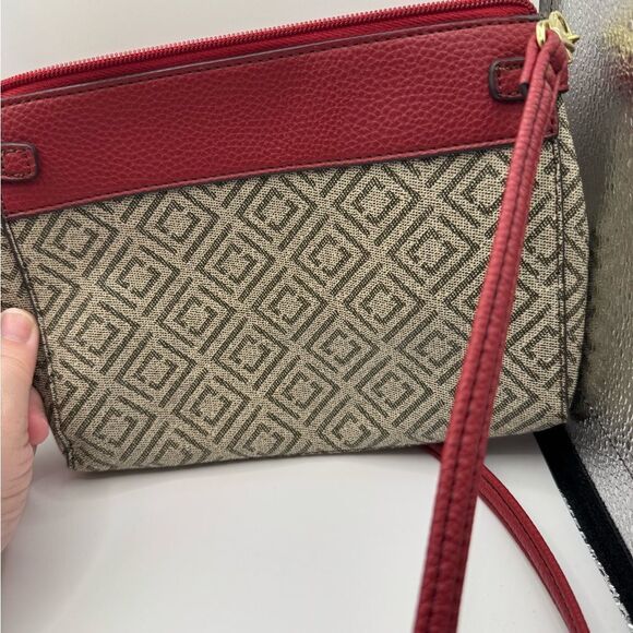 Liz Claiborne Red and Cream Crossbody Bag - Picture 5 of 6
